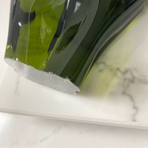 Vintage 1970s Green Handblown glass elephant by Pilgram Glass, Trunk Up! - Picture 5 of 5